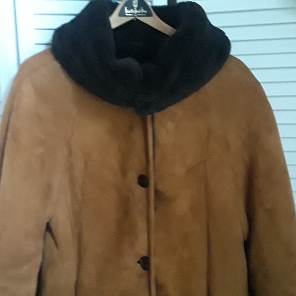 Sherling coat made in Italy. MAKE OFFER - Picture 6 of 7